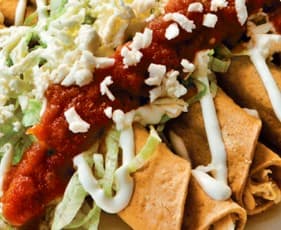 Flautas de pollo