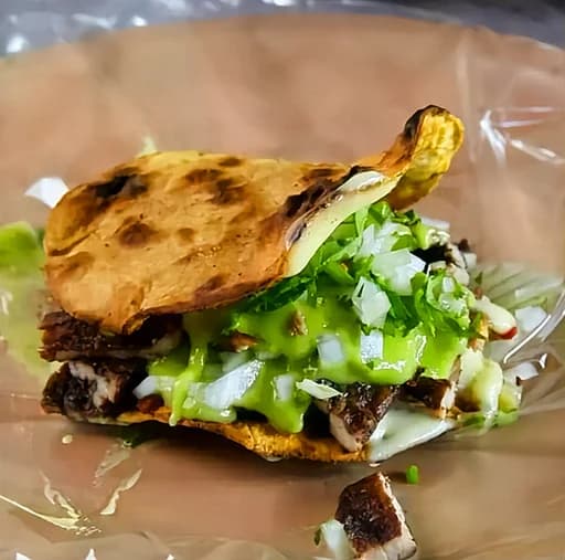 Volcán Combinado (Asada con Longaniza)