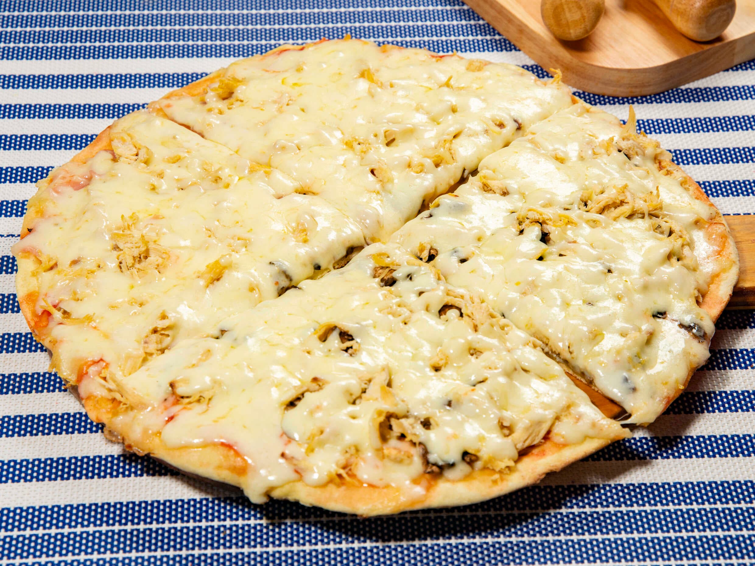 Pizza Jamón y Pollo Mediana
