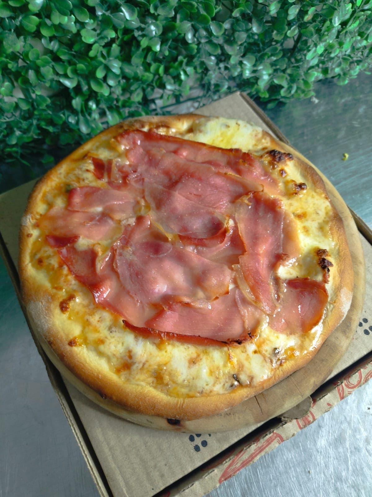 Pizza Carnes Frías Personal 4 Porciones