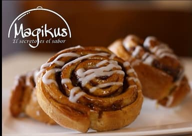 Roll de Canela con trocitos de manzana
