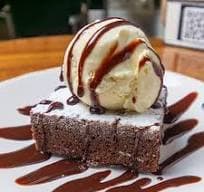 Brownie con Helado