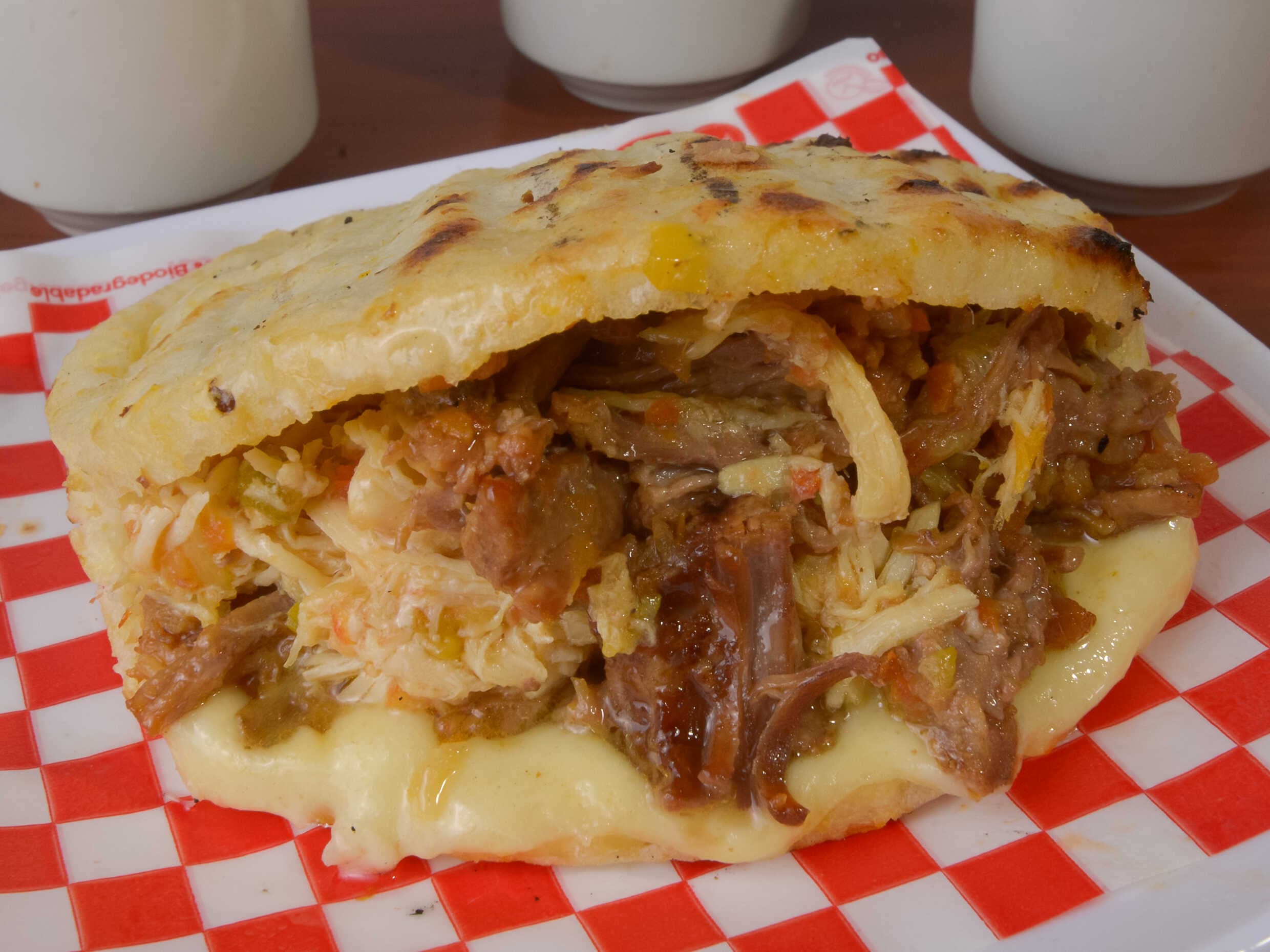 Arepa Mixta