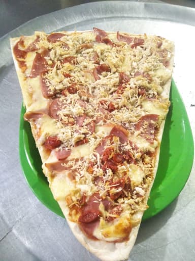Pizza Triangular 5 Carnes