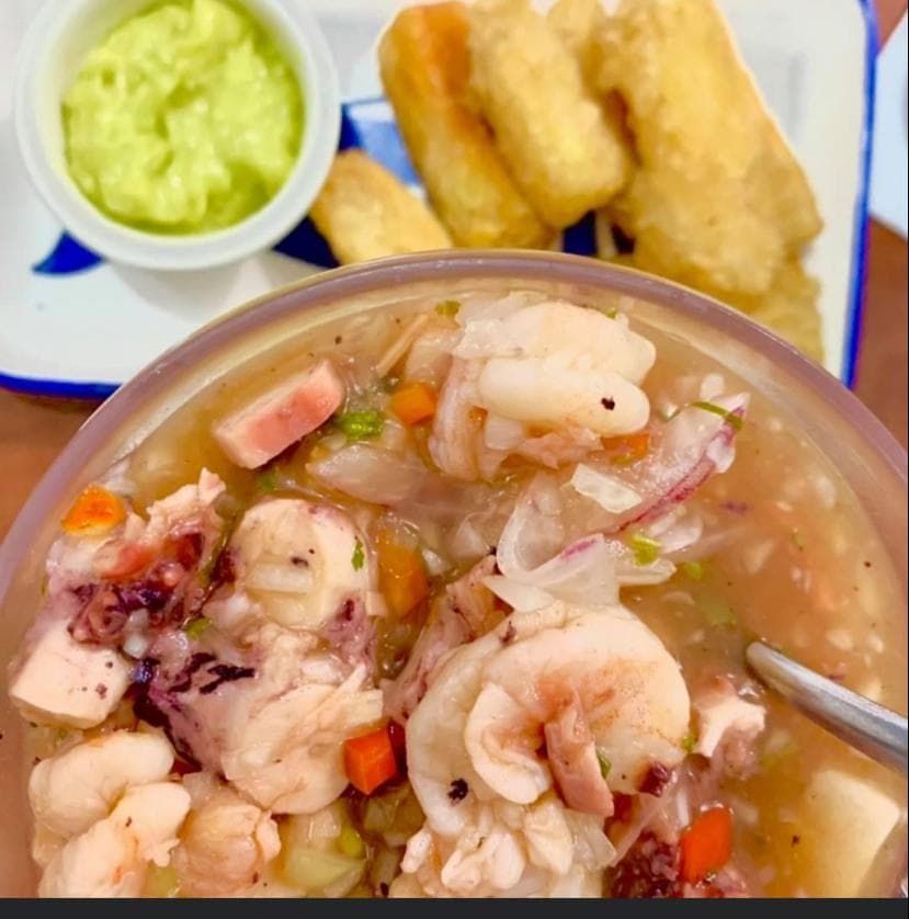Bomba Corvina con Camarón