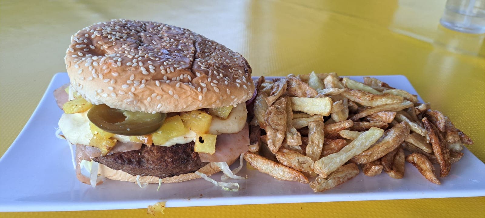 Hamburguesa Hawaiana + Papas