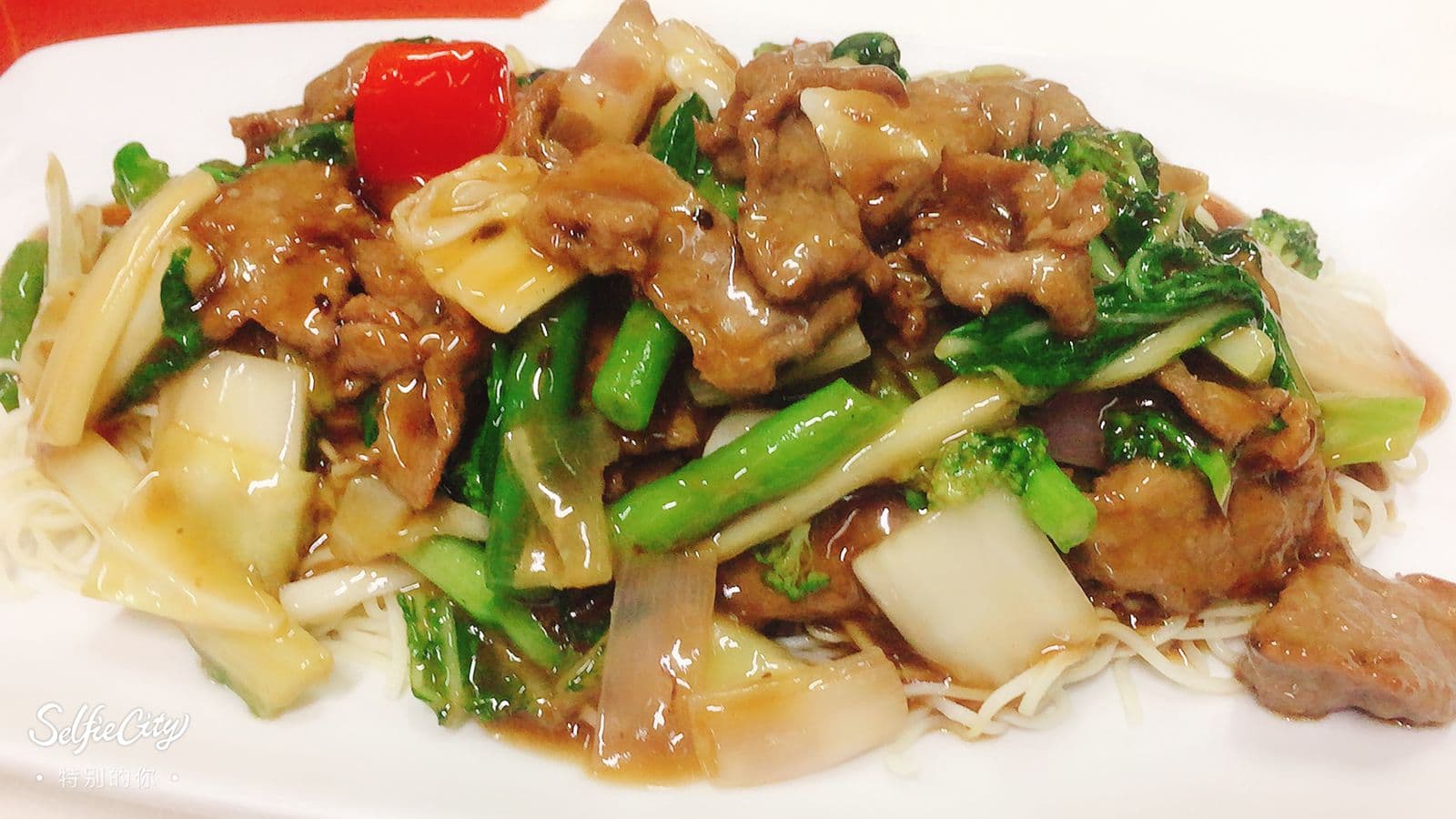 Tallarín con Carne