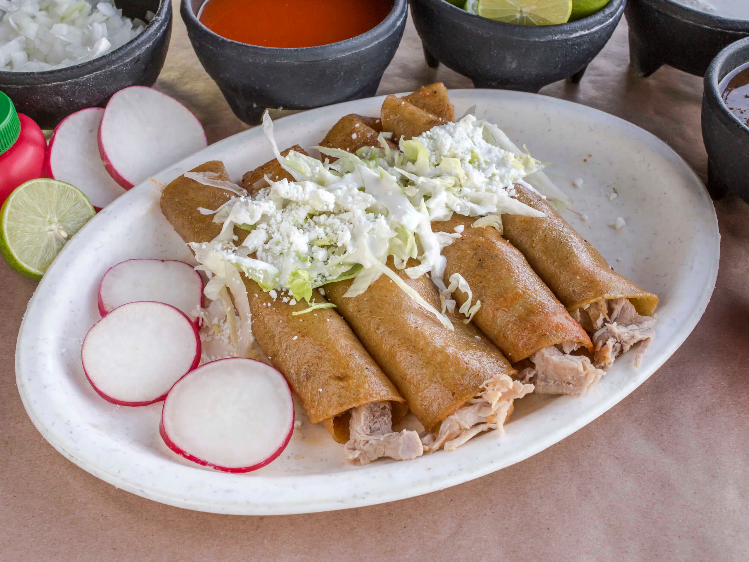 Orden de Enchiladas Rojas (4 Piezas)