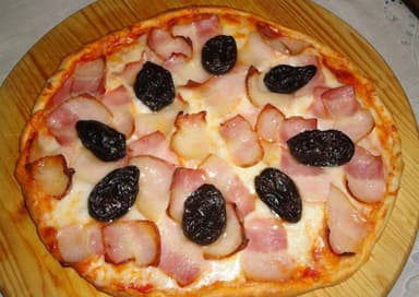 Pizza de Ciruela y Tocineta