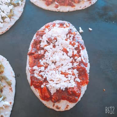 Huarache con Guiso