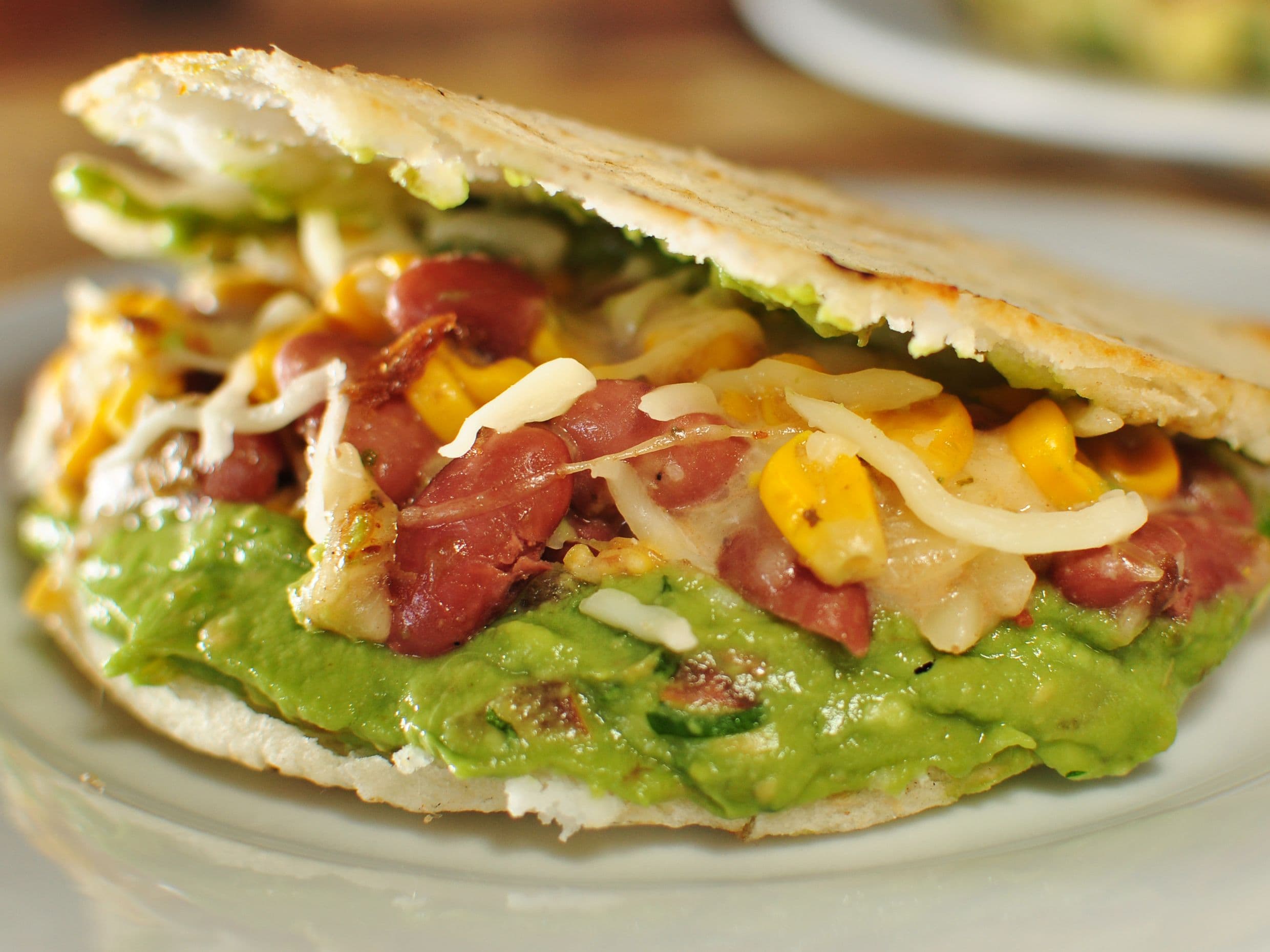 Arepa de Queso, Frijol, Maíz, Guacamole y Hongos