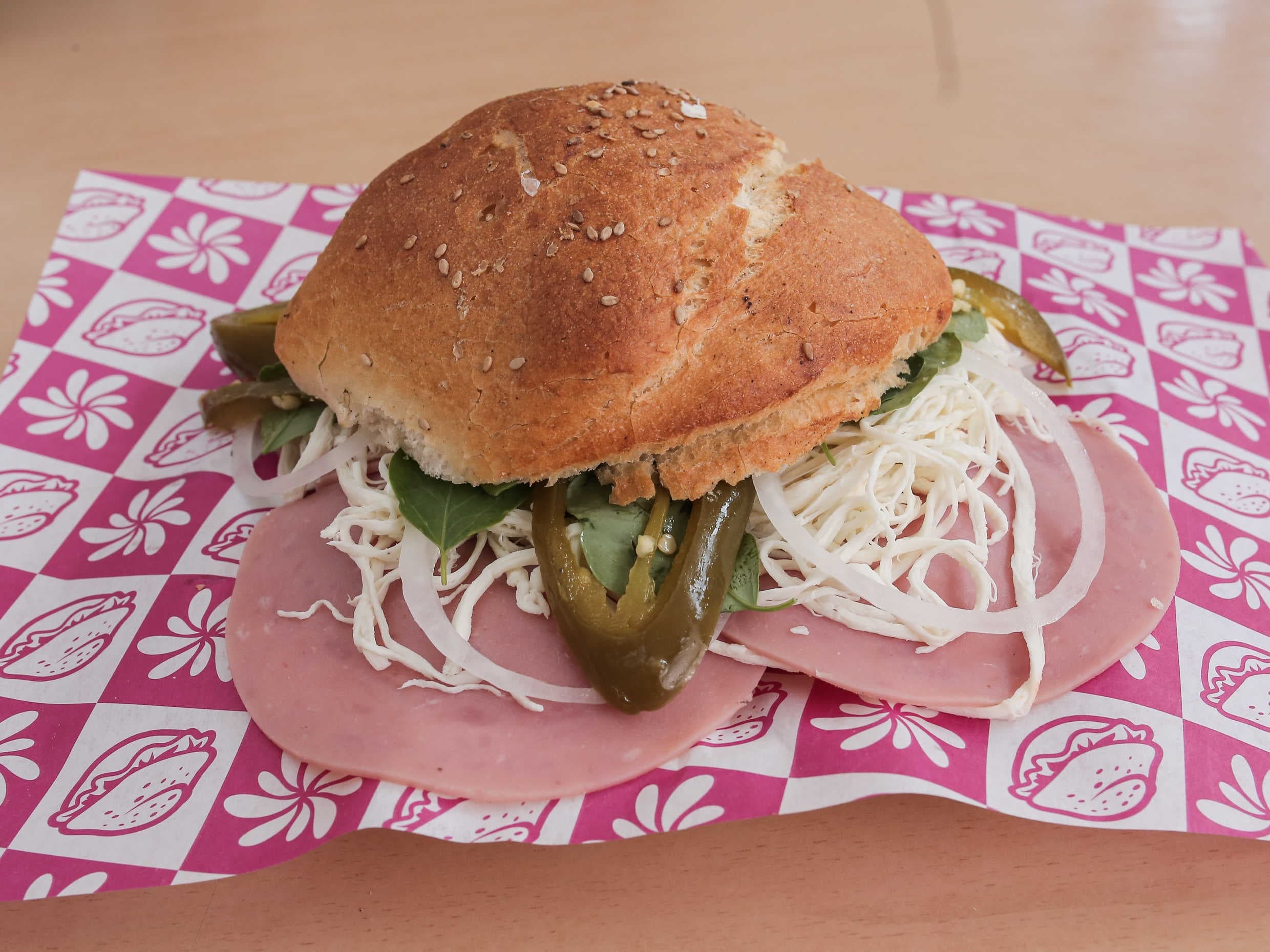 Cemita de Jamón