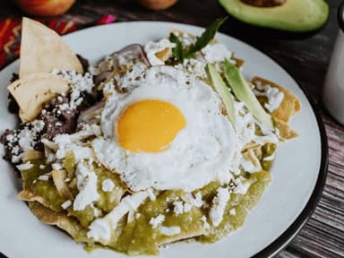 Combo Chilaquiles con Bistec + Agua