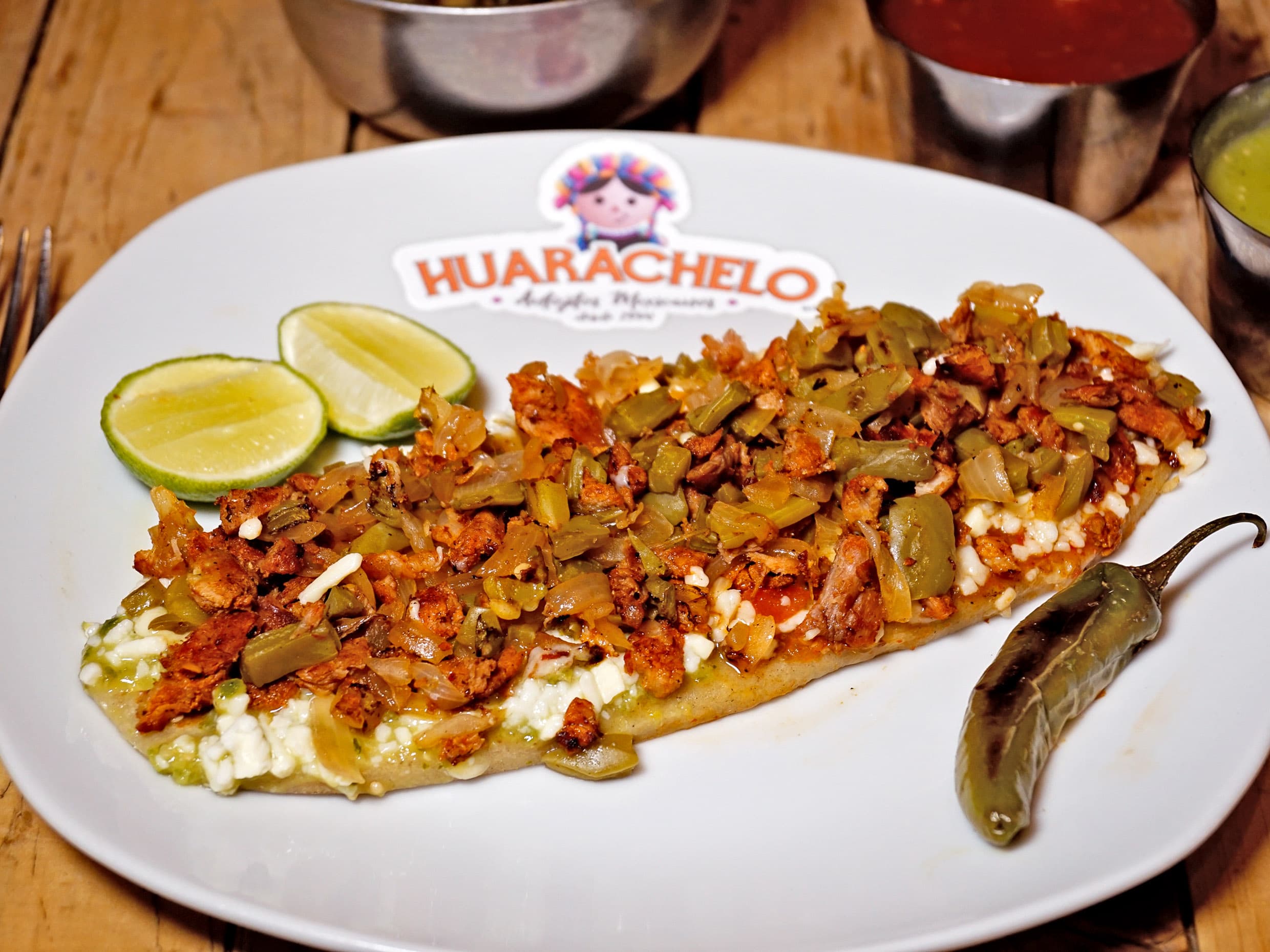 Huarache de Bistec Adobado