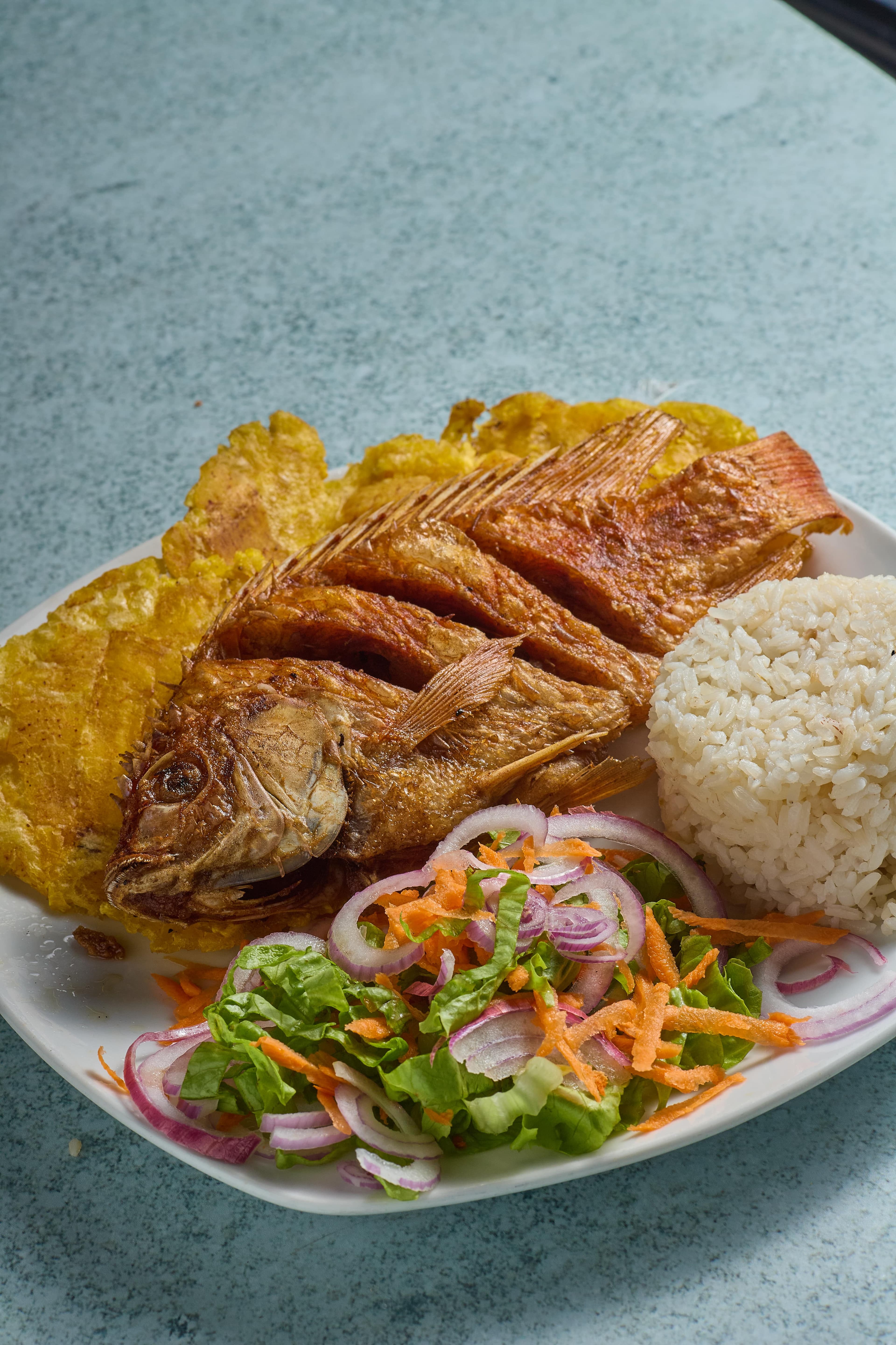Plato Especial de Pescado del Día