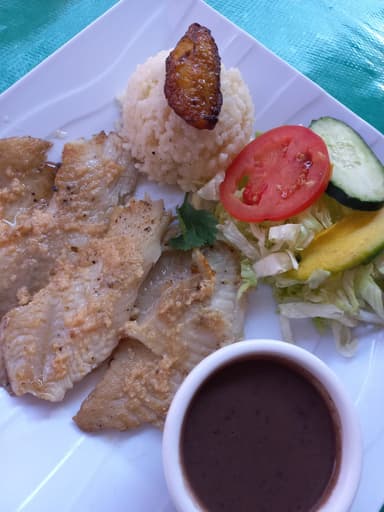 FILETE DE PESCADO AL MOHO DE AJO