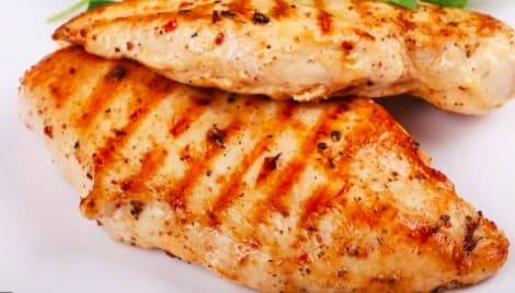 Pechuga a la Plancha+Agua de Sabor Embotellada