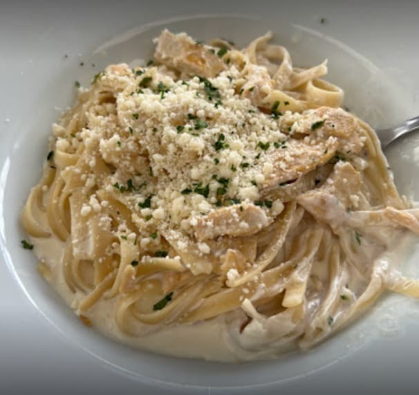 Fettuccini Alfredo con Camarón
