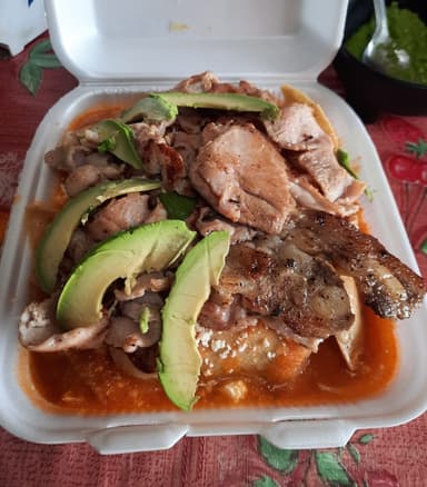 Chilaquiles con Costilla