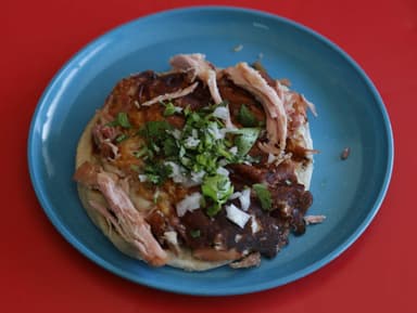 Quesadilla de Harina con Pierna