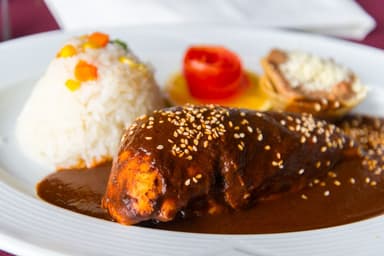 PECHUGA EN MOLE