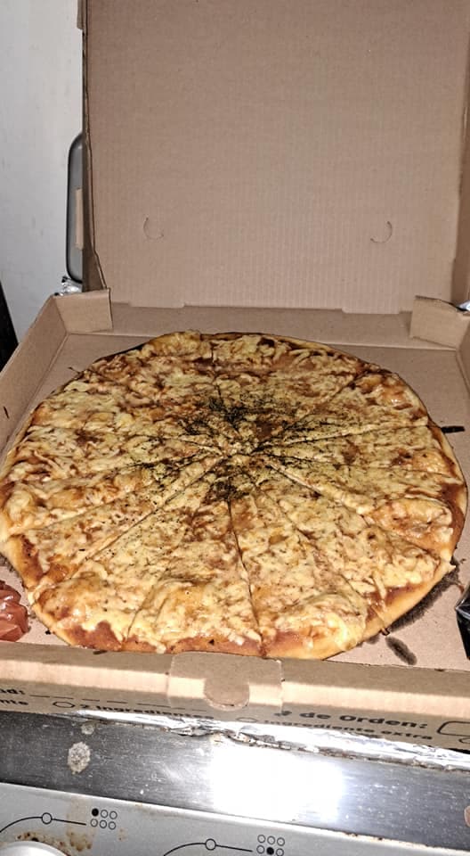 Pizza Carne Asada + Pan con Ajo