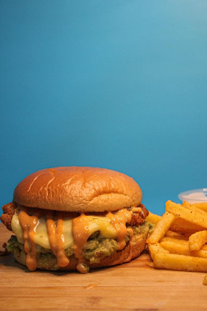 Chicken Guac + Papas