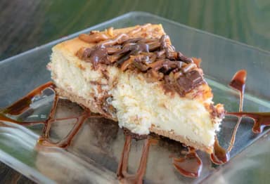 Pay de Queso con Chocolate, Cajeta y Nuez