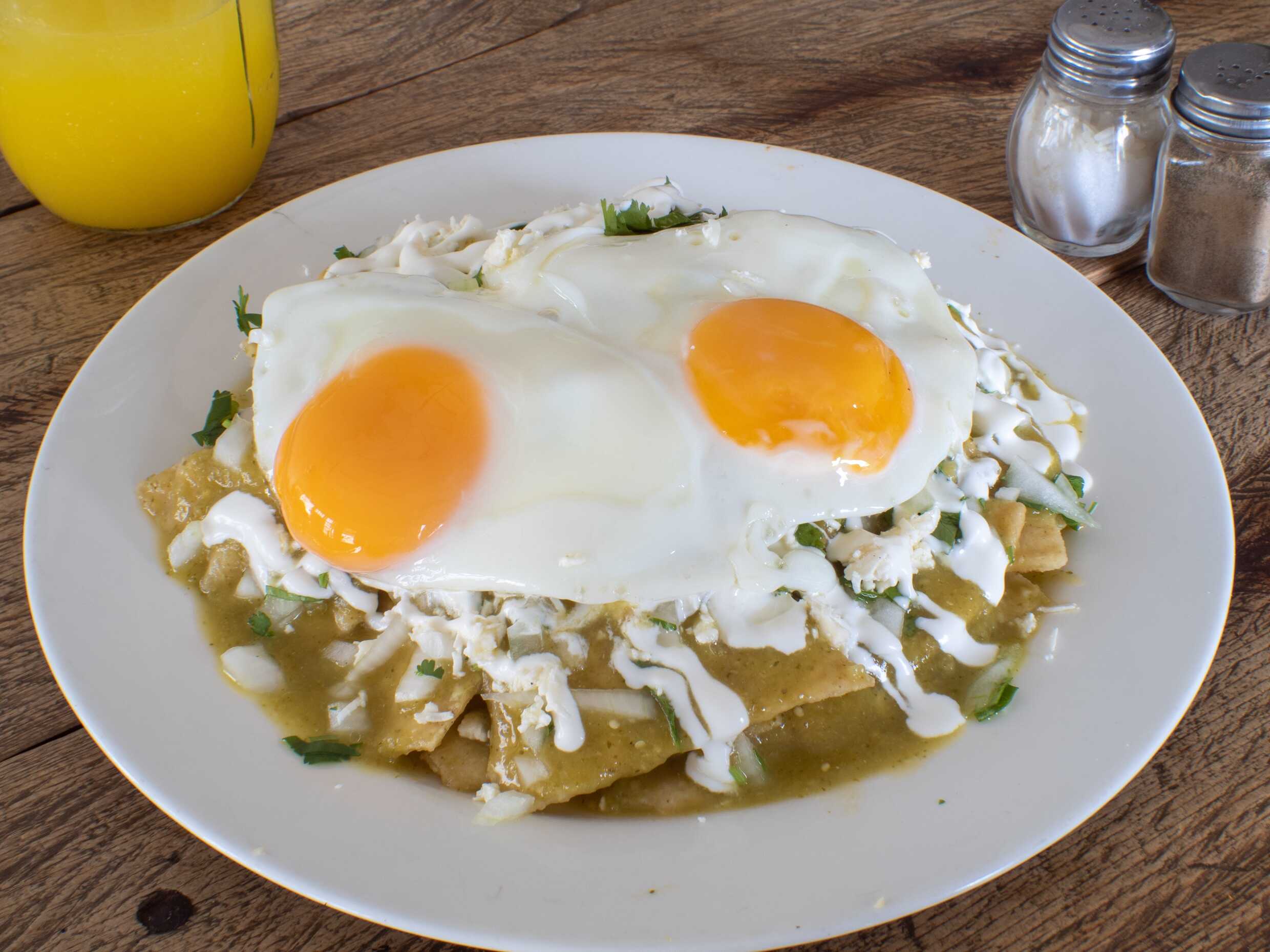 Chilaquiles con huevo