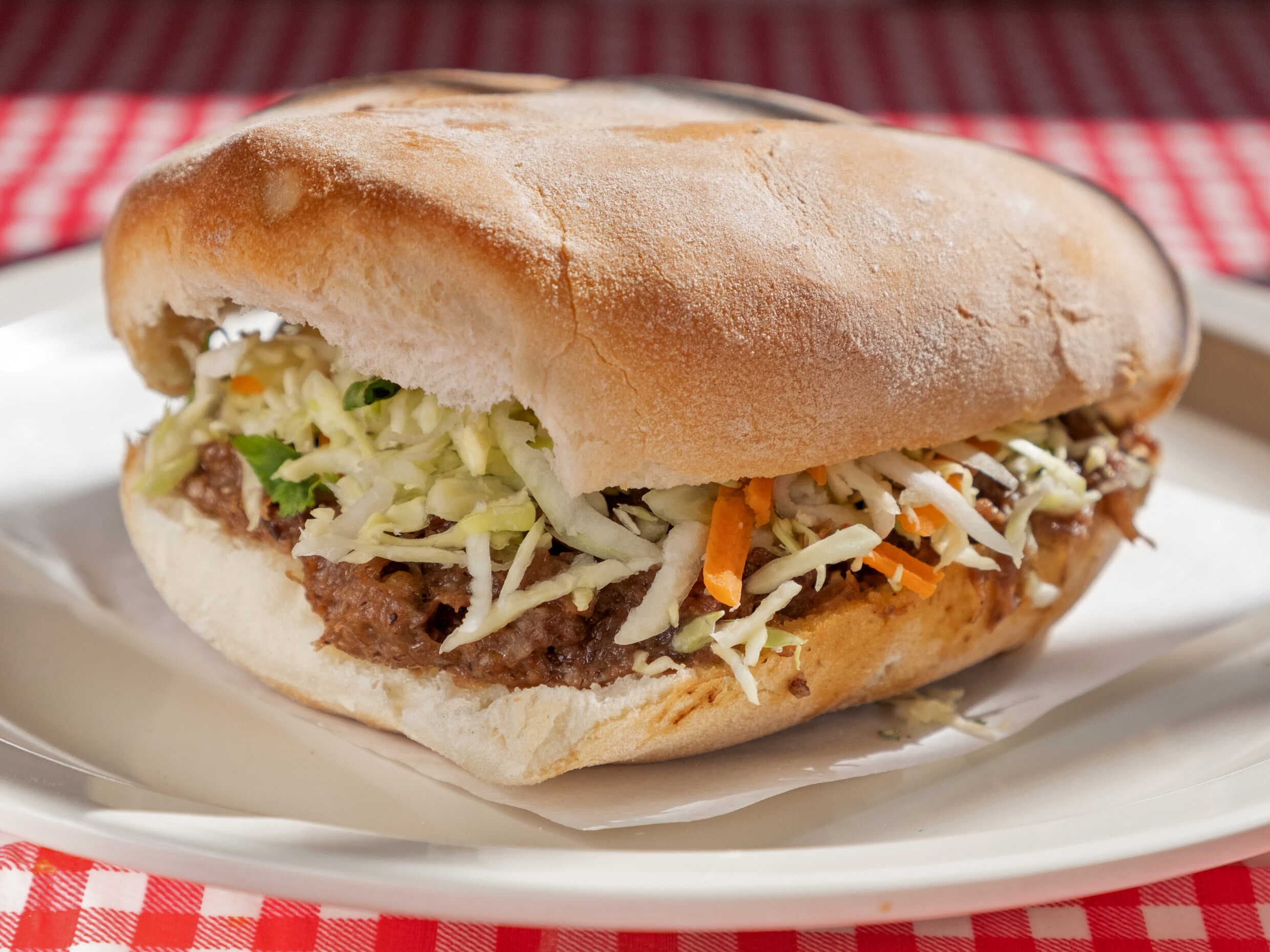 Lonche de Barbacoa.