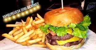 Hamburguesa de Puerco Doble Carne + Papas