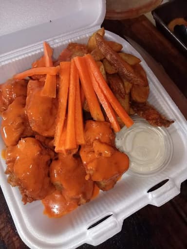 15 Boneleess + Porcion de Papas