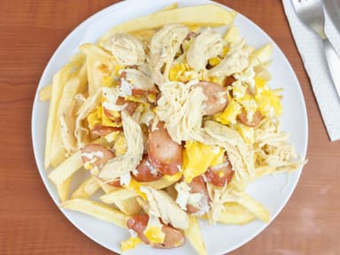Salchipapa Revuelta