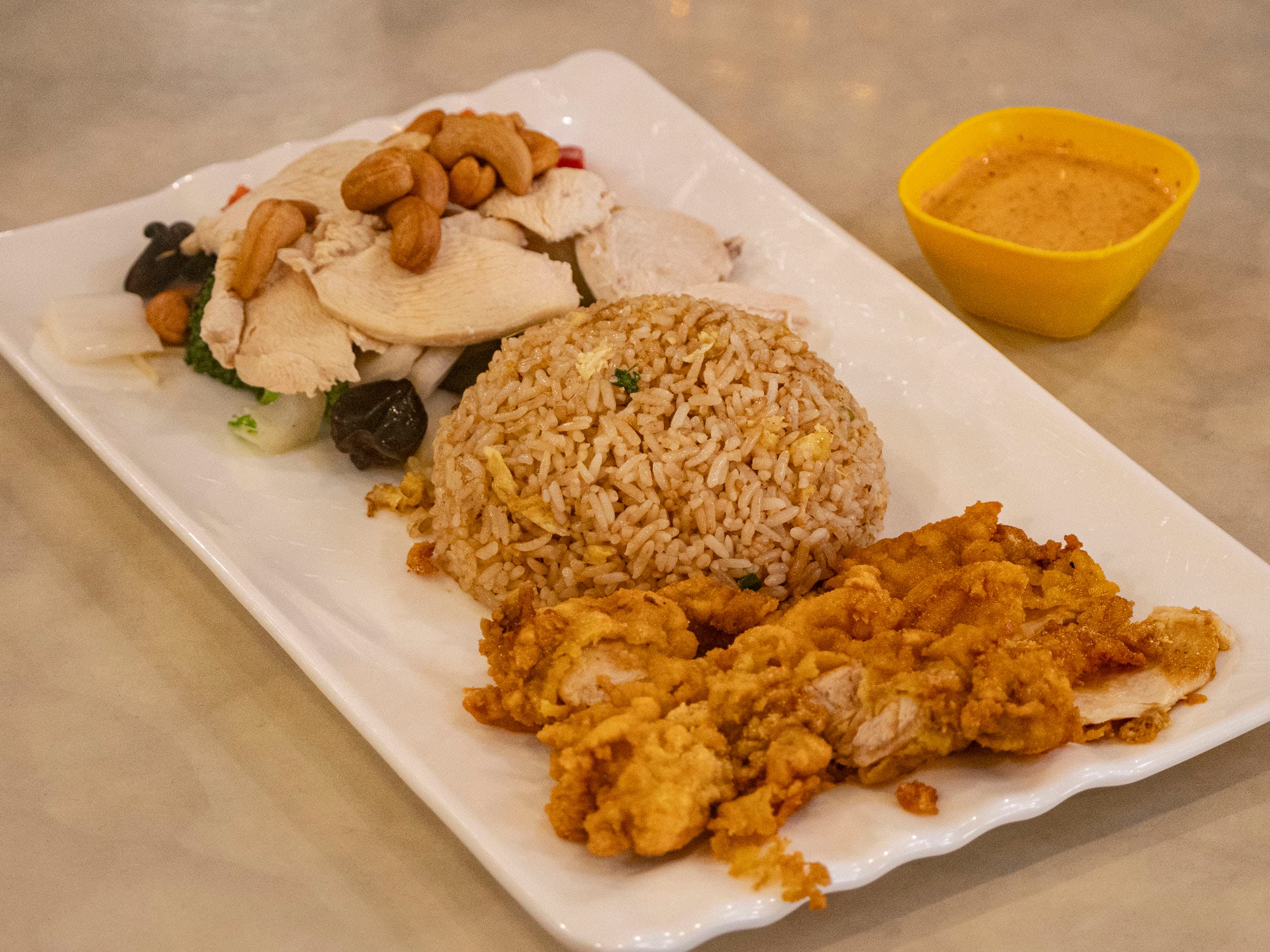 Pollo con Almendra más Pollo Chijaukay y Chaufa