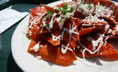 Chilaquiles en Guajillo