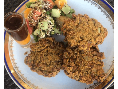 Cebolla Pakora Bhaji gratis 2 chutney de tamarindo