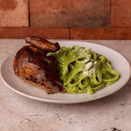 Spaguetti al Pesto con 1/4 Pollo