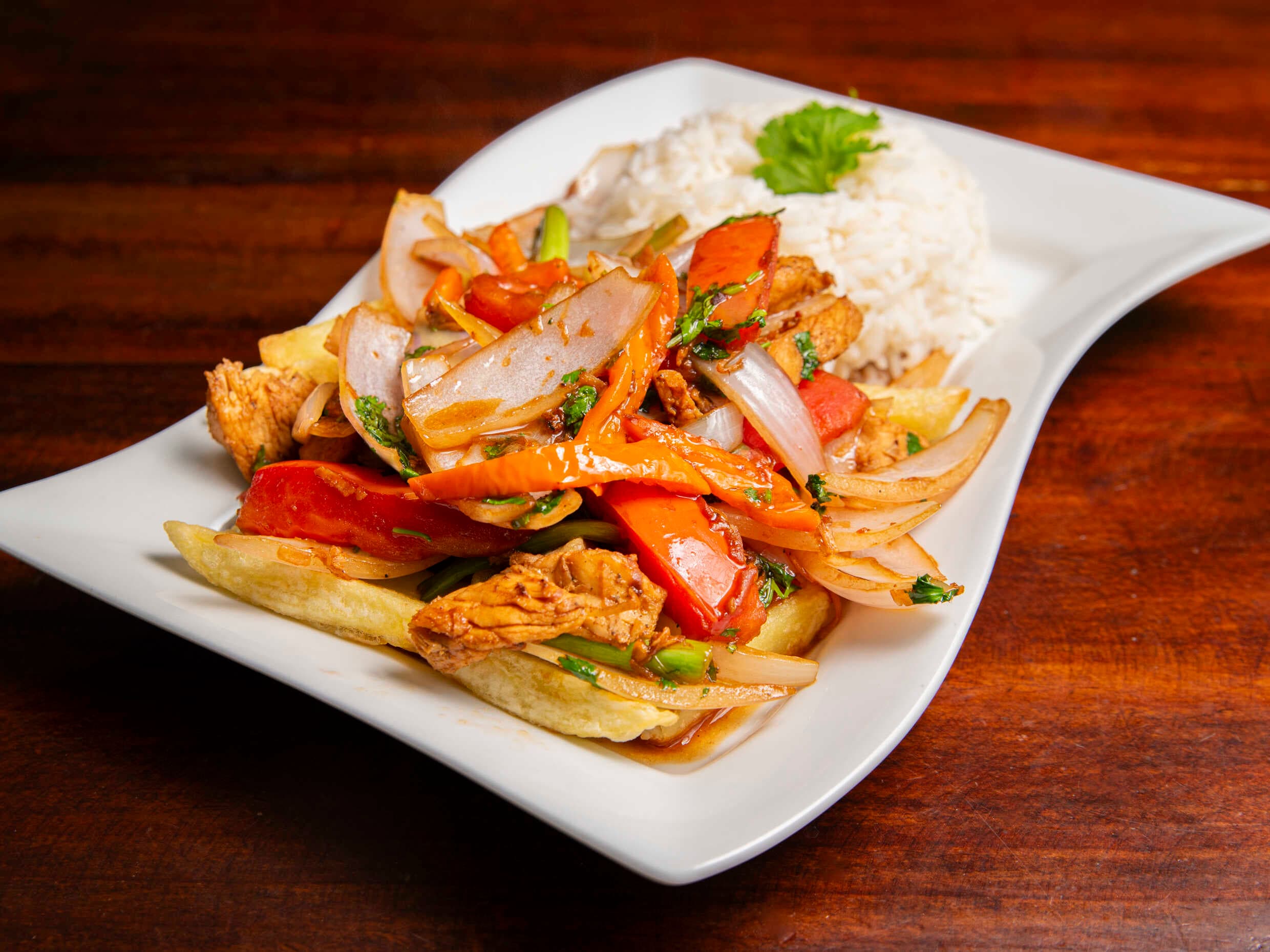 Saltado de Pollo