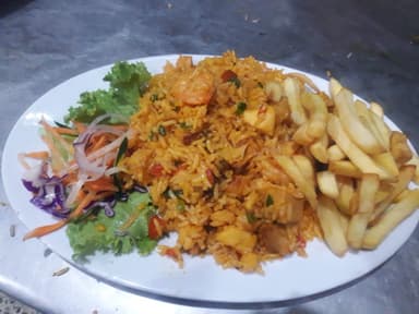 Medio Arroz con Camarón Pinki +Papas+Bebida