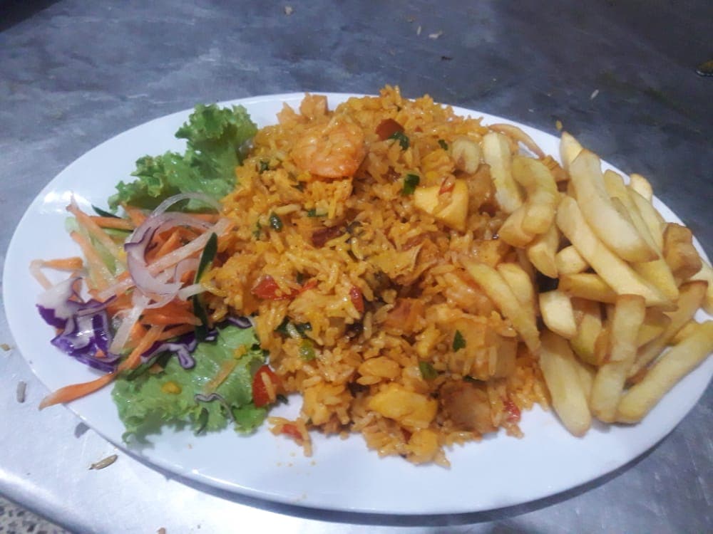 Medio Arroz con Camarón Pinki +Papas+Bebida