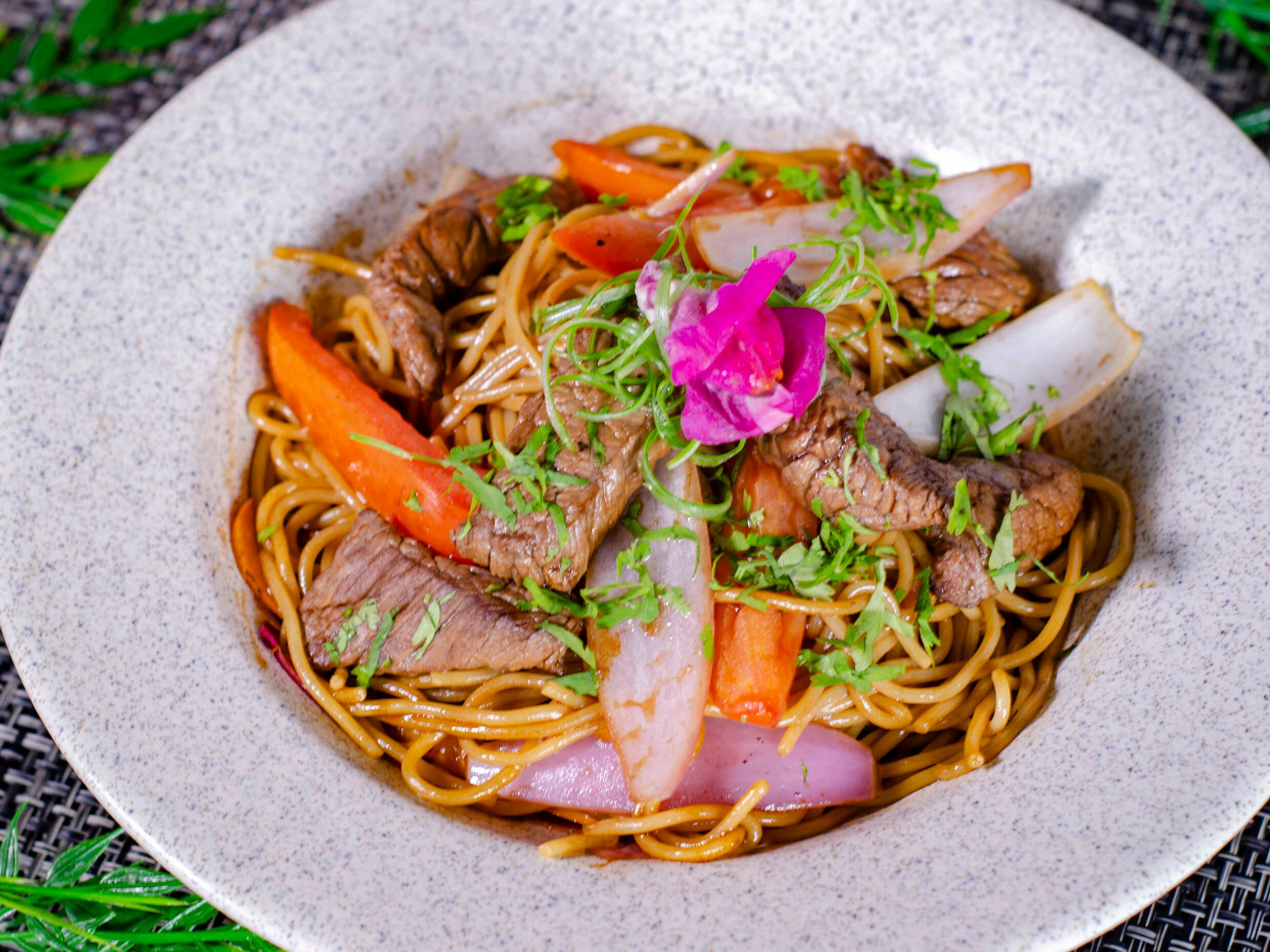 Tallarín Saltado con Carne