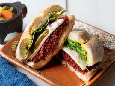 Torta Doble de Milanesa con Chorizo