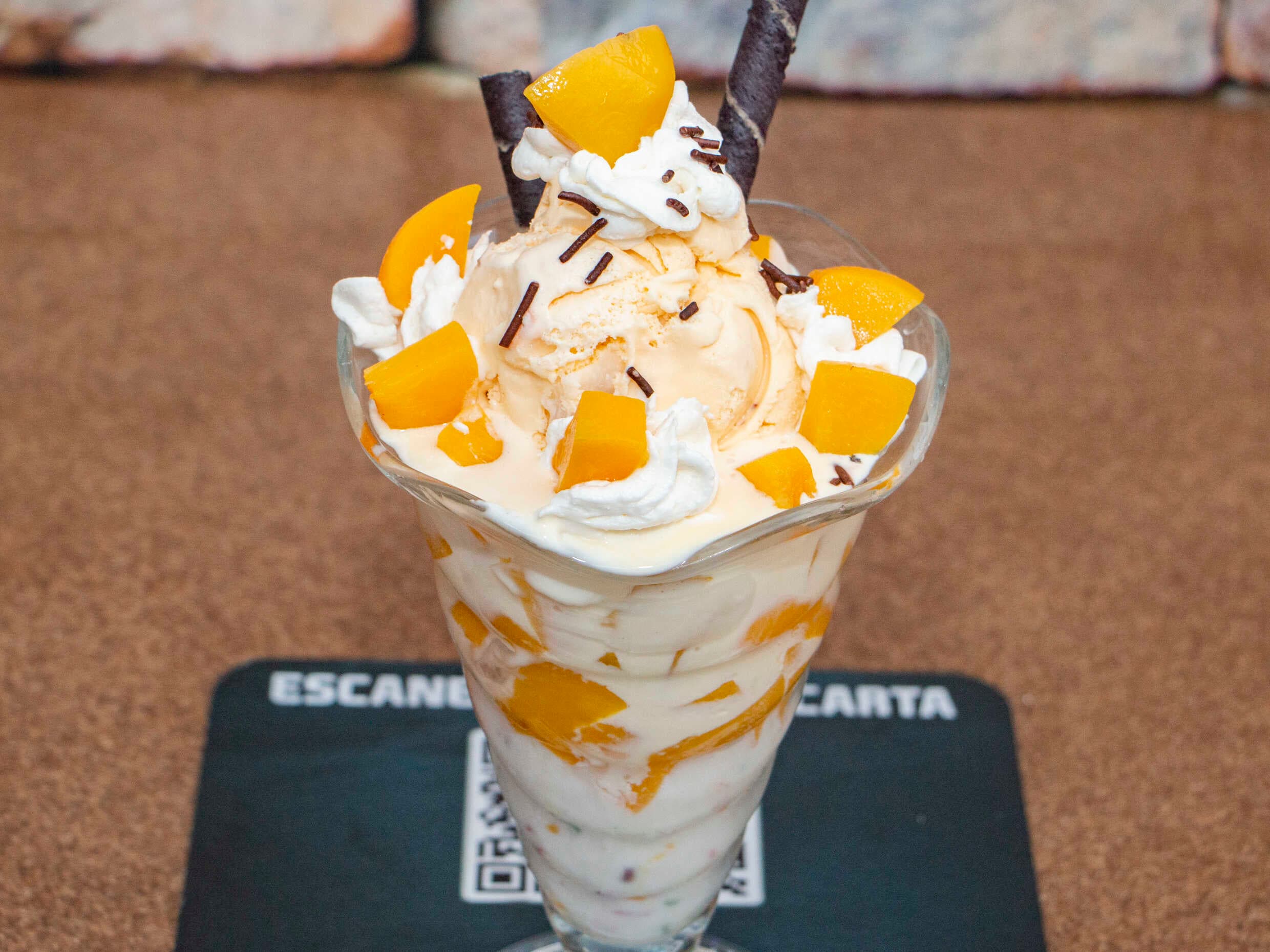 Copa Duraznos con Helado