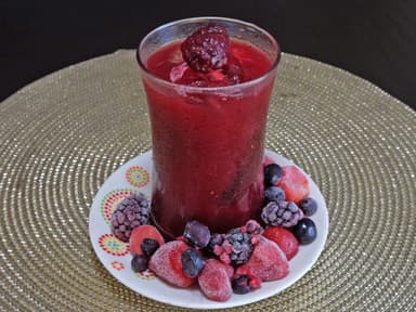 Agua de Frutos Rojos