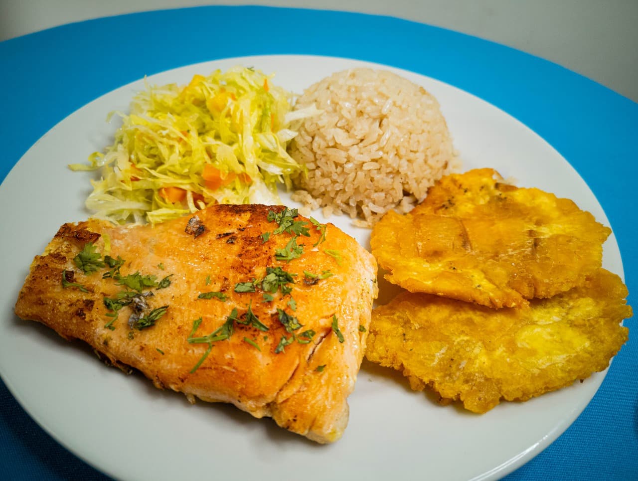 Filete de Salmón a la Plancha + Consome