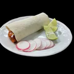 TACO CON TORTILLA DE HARINA + AGUA FRESCA