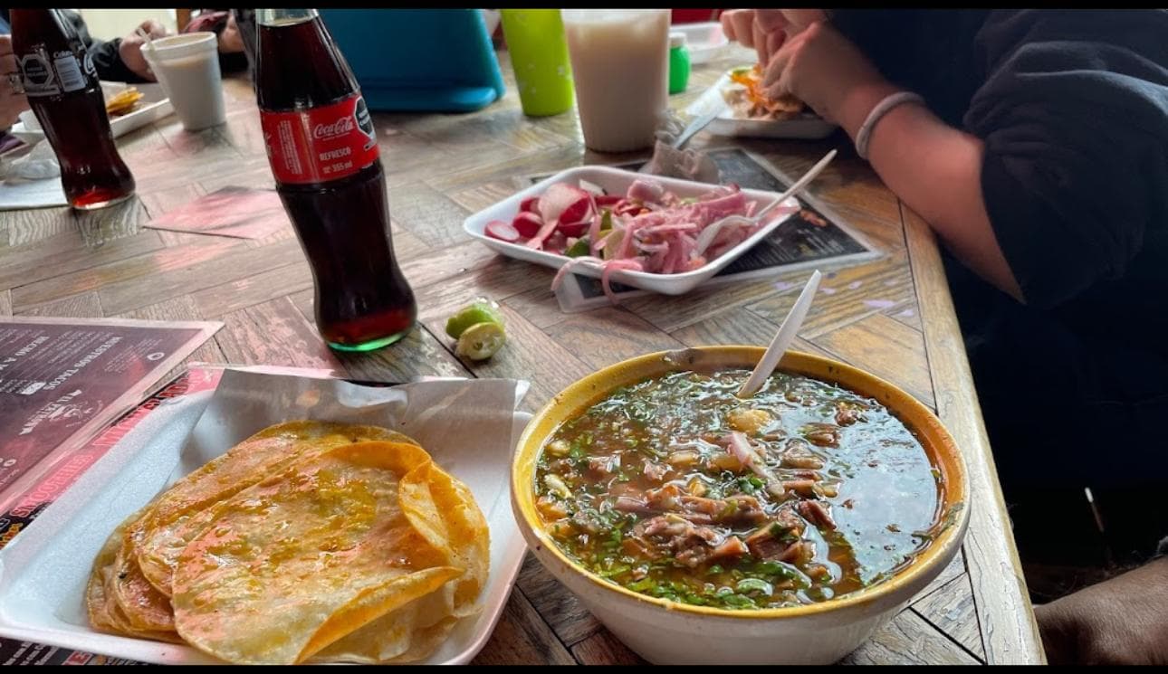 1/2 RICA BIRRIA DE RES Y TUETANO