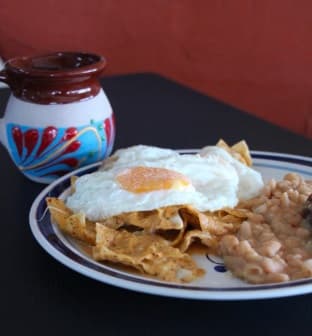 Paquete 3 (Chilaquiles y cafe)