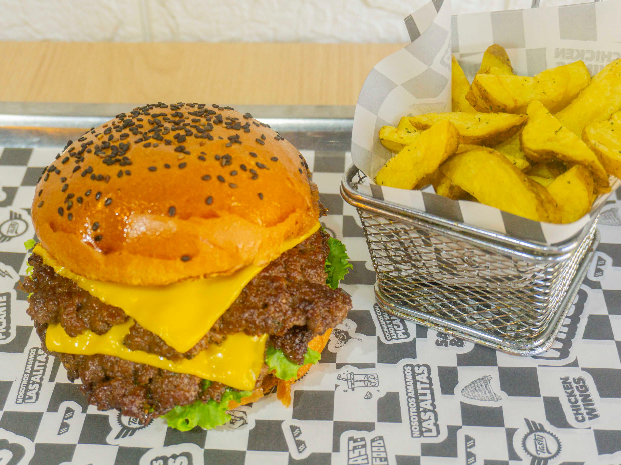 Combo Smash Burger Single más Papas Fritas