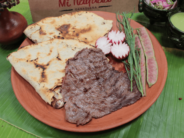 Tlayuda de Tasajo